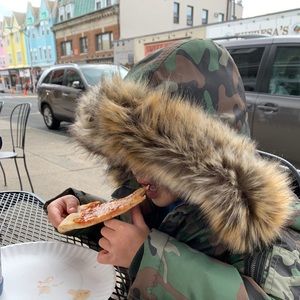 Meet your Posher, Jennifer